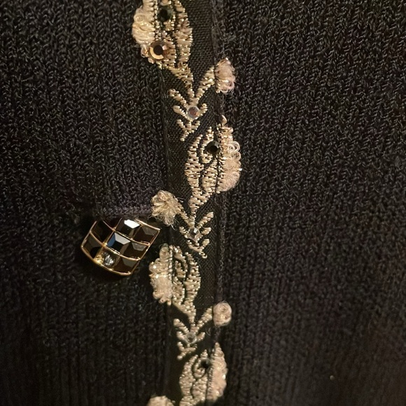 St.John Evening By Marie Gray skirt suit. - Picture 10 of 12